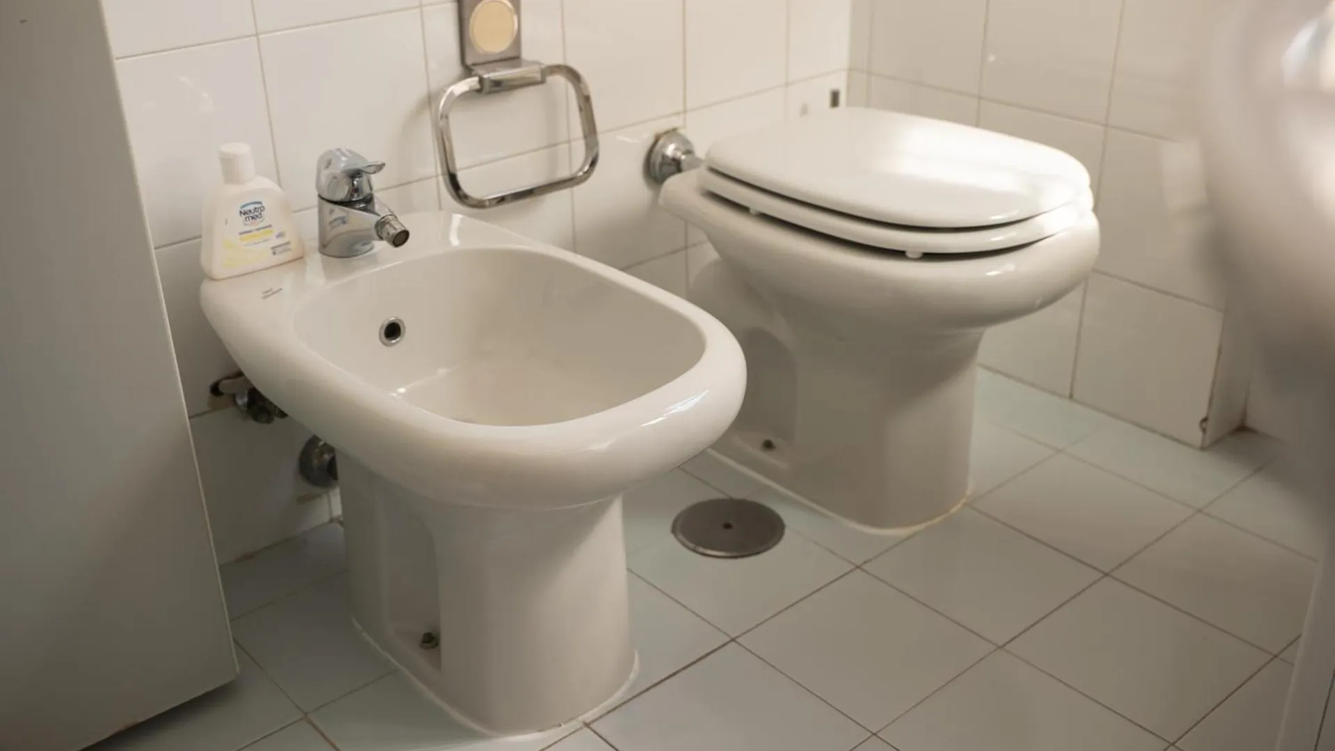 The Spacious Residence With 3 Bedrooms And Private Parking Rome 0*,  Italy